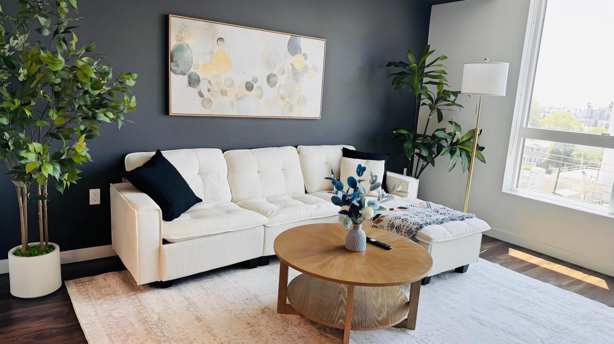 Hollywood Sunset Bliss Getaway-free Parking Apartment *