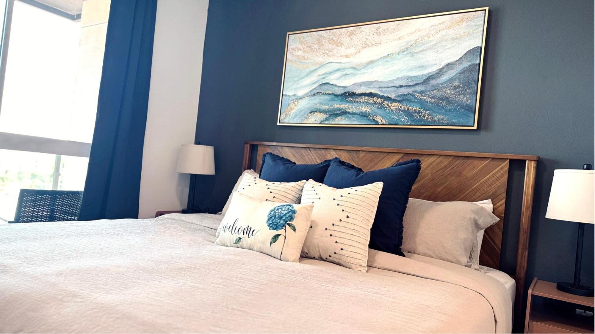 Hollywood Sunset Bliss Getaway-free Parking Apartment *