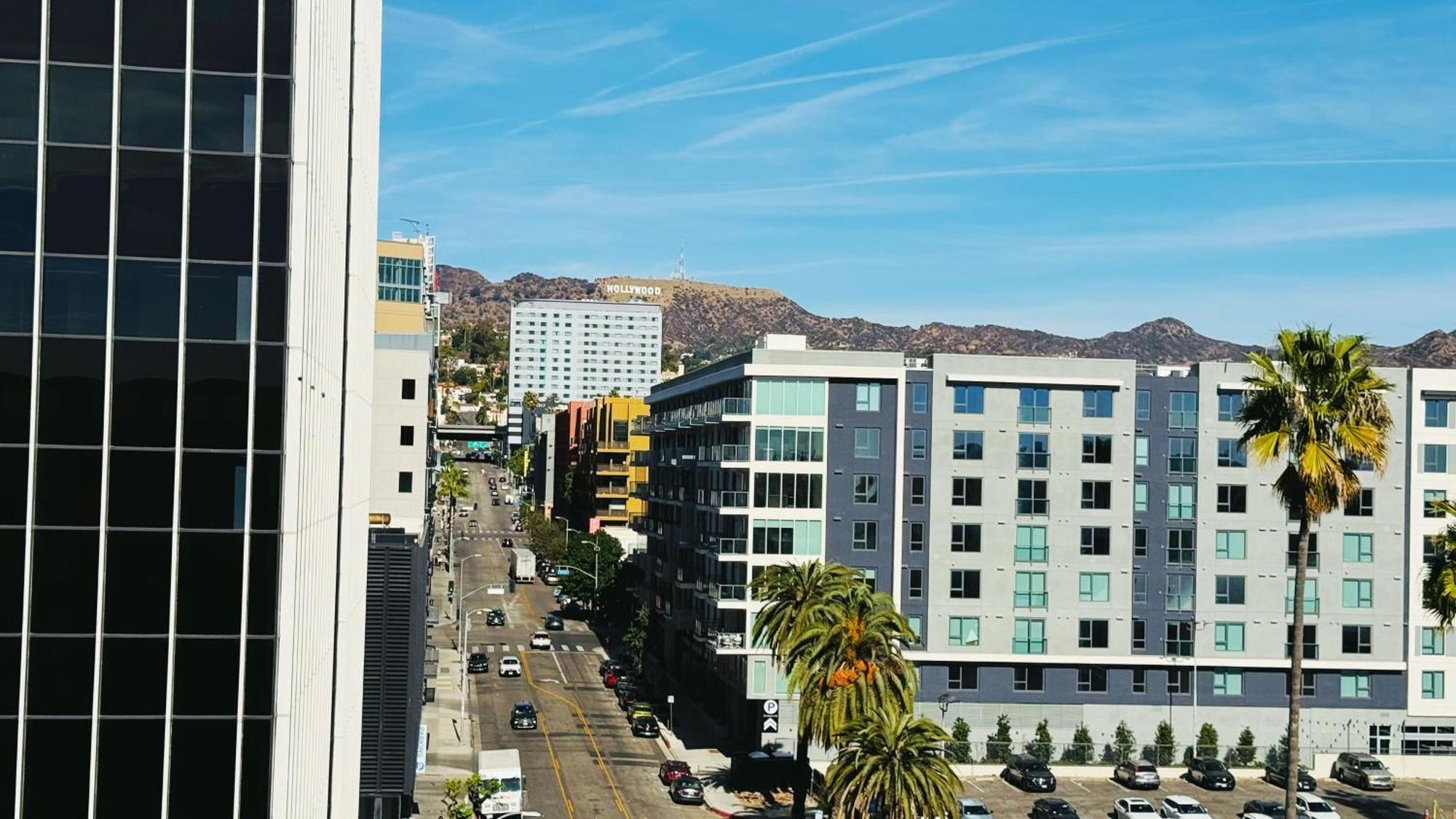 Hollywood Sunset Bliss Getaway-free Parking Appartamento